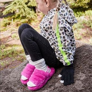 Girl’s UGG Fluff Yeah Slide in Hot Pink Size 1